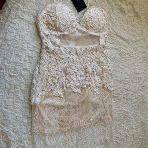 WHITE LACE DRESS